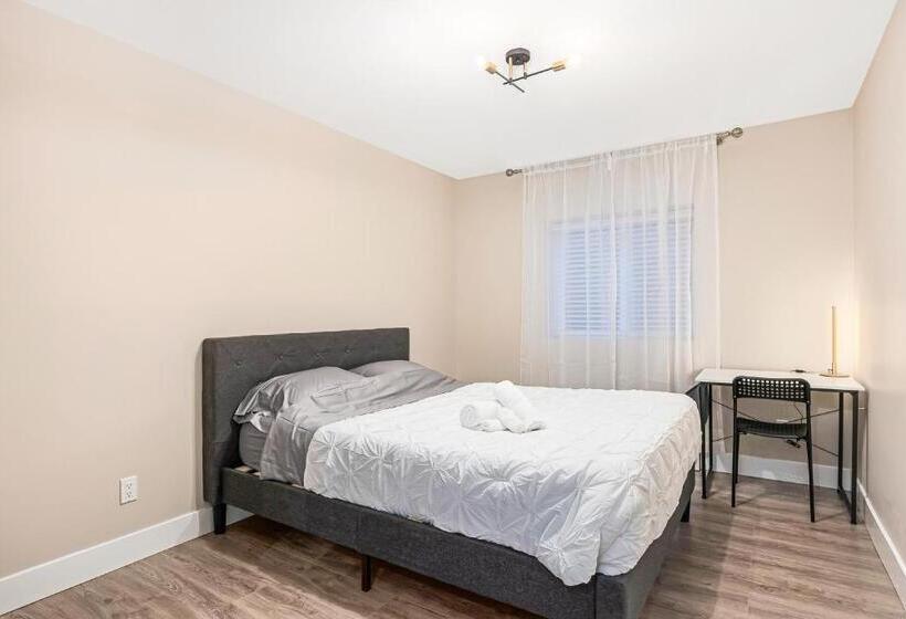 اتاق استاندارد با سرویس بهداشتی مشترک, Merv S Lodge