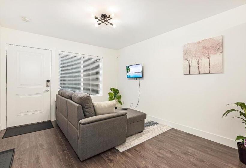 سوییت, Merv S Lodge