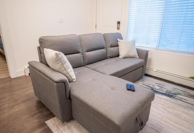 سوییت, Merv S Lodge