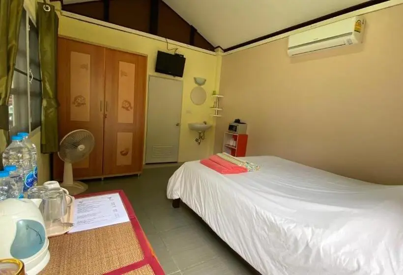 エコノミールーム, Palm Gardens Resort, Bang Saphan