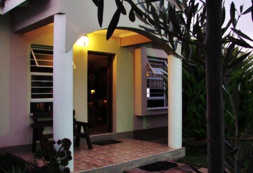 اتاق خانوادگی, Room In Bb Room For 6 Amarachi Guesthouse Spitzkoppe