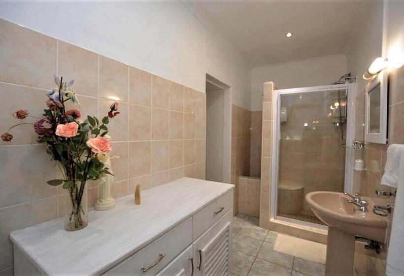 اتاق خانوادگی, Room In Bb Room For 6 Amarachi Guesthouse Spitzkoppe