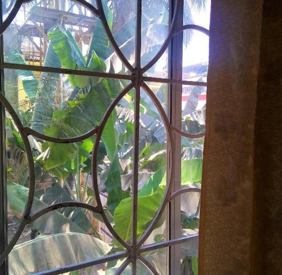 غرفة قياسية ثلاثية, Stay Goa