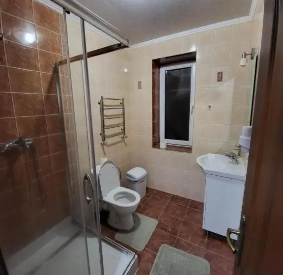 Habitació Triple Estàndard, Veronika