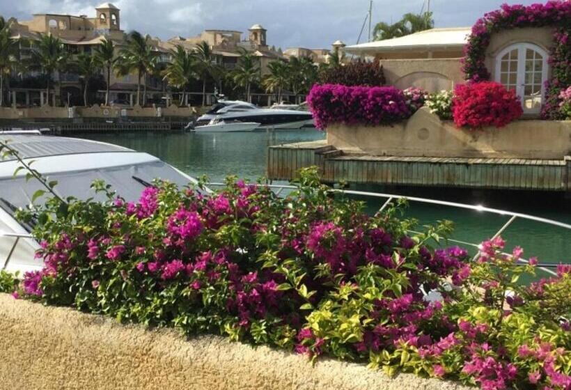 آپارتمان 1 خوابه با چشمانداز دریا, Port St Charles Unit 248