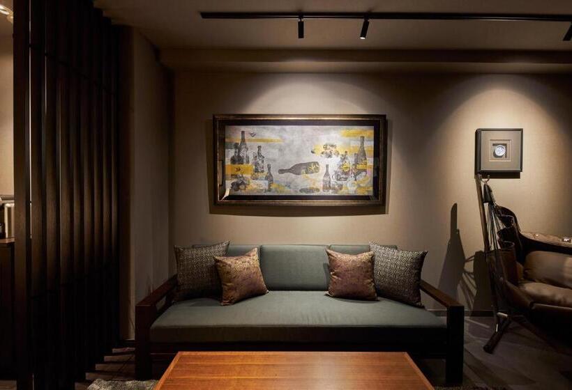 스위트 킹사이즈 침대, Sake Kura Hotel 川崎宿