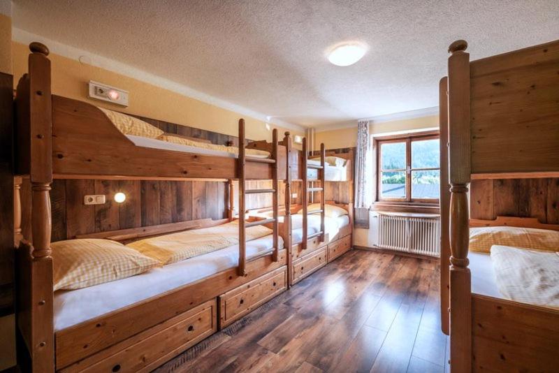 Четырехместный Номер Стандарт, Berghütte Burgweghof Jugendgästehaus