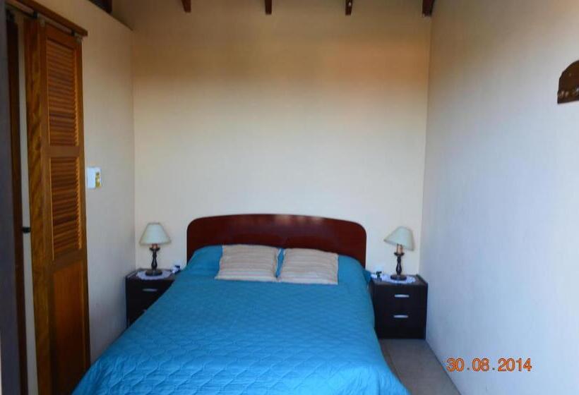 غرفة قياسية, Bahía Pindó