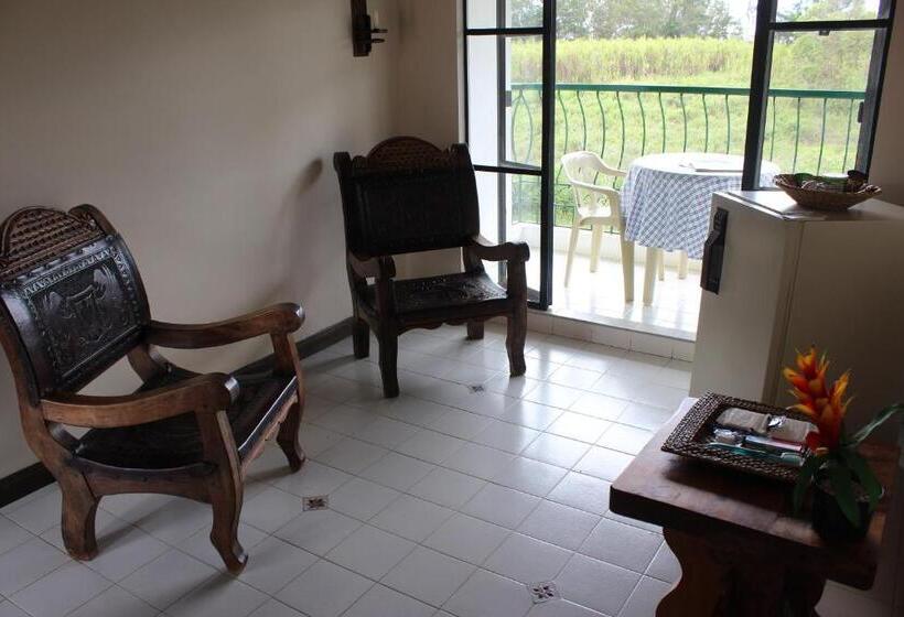 جناح جونيور, Acuarela