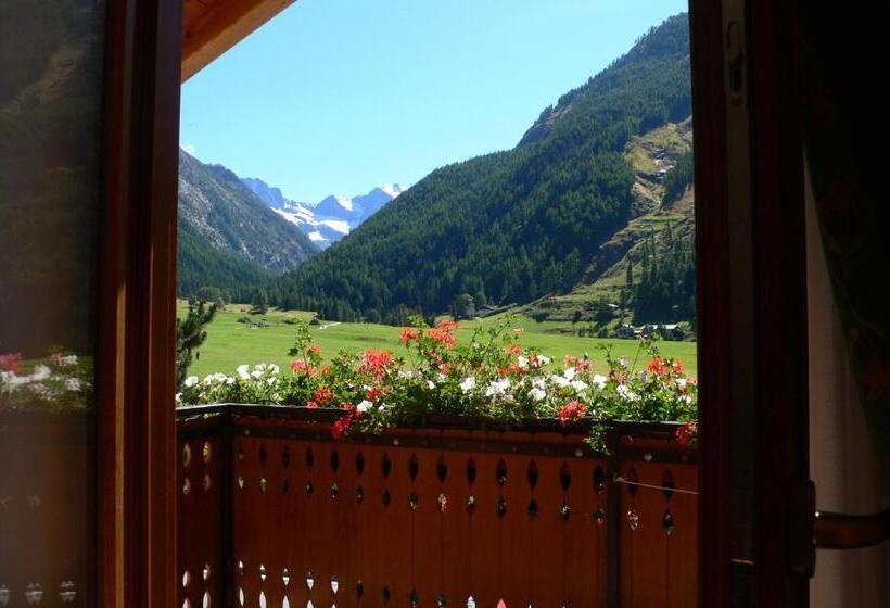 اتاق استاندارد با چشم‌انداز کوهستان, Albergo Du Soleil