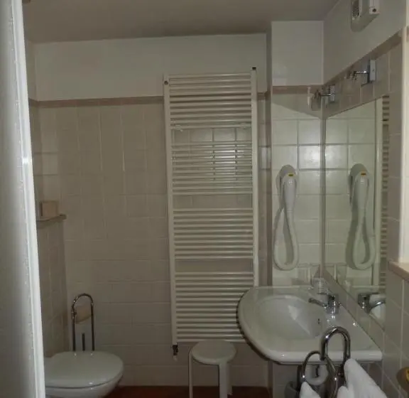 اتاق استاندارد با چشم‌انداز کوهستان, Albergo Du Soleil