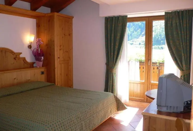 اتاق استاندارد با چشم‌انداز کوهستان, Albergo Du Soleil