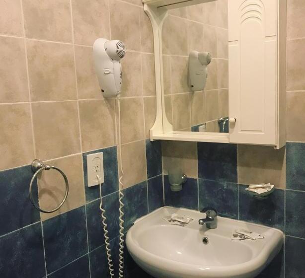 غرفة قياسية, Alfonso Nuevo Dueño