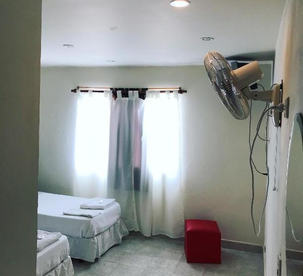 غرفة قياسية, Alfonso Nuevo Dueño