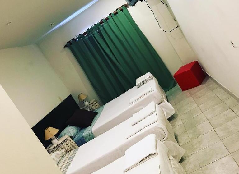 غرفة قياسية رباعية, Alfonso Nuevo Dueño