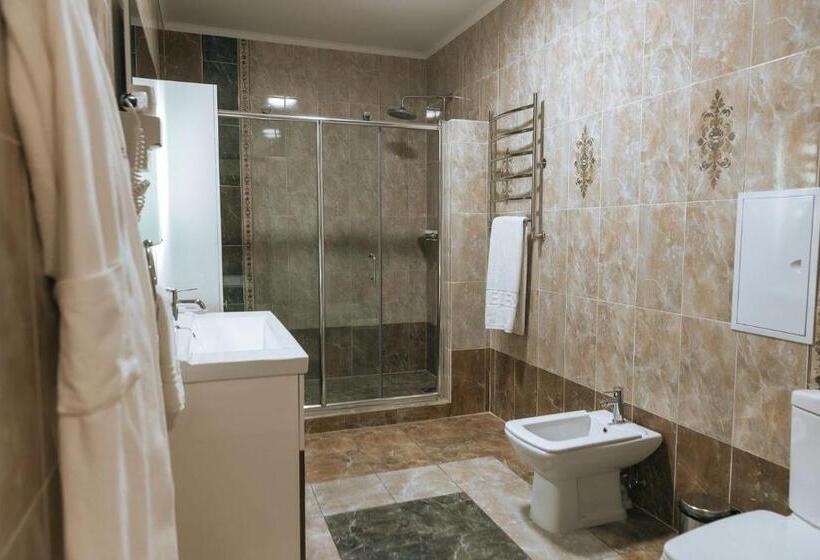 اتاق سوپریور یک تخته, Medeu