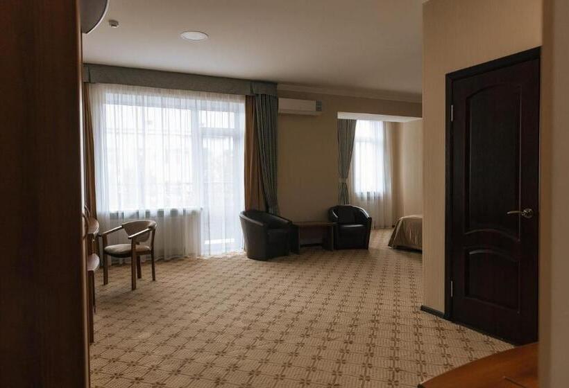 اتاق سوپریور یک تخته, Medeu