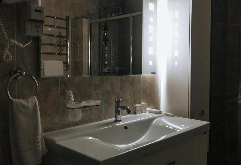 اتاق سوپریور یک تخته, Medeu