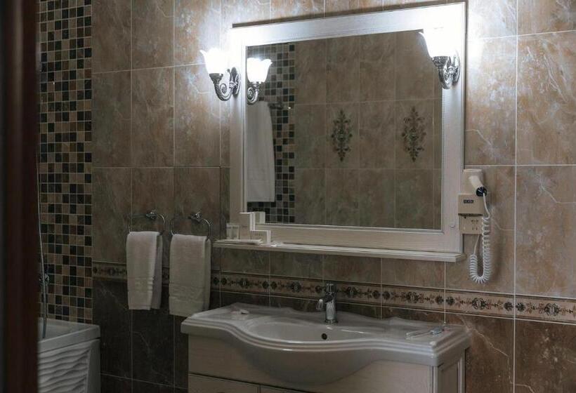 اتاق لوکس, Medeu