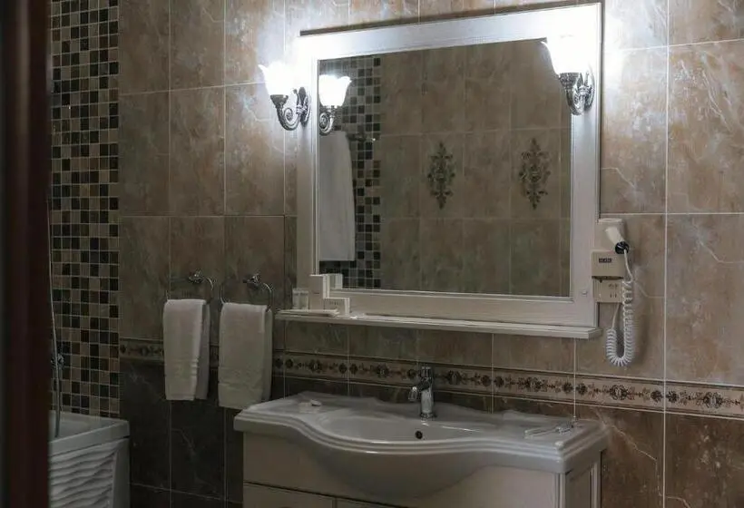 اتاق لوکس, Medeu