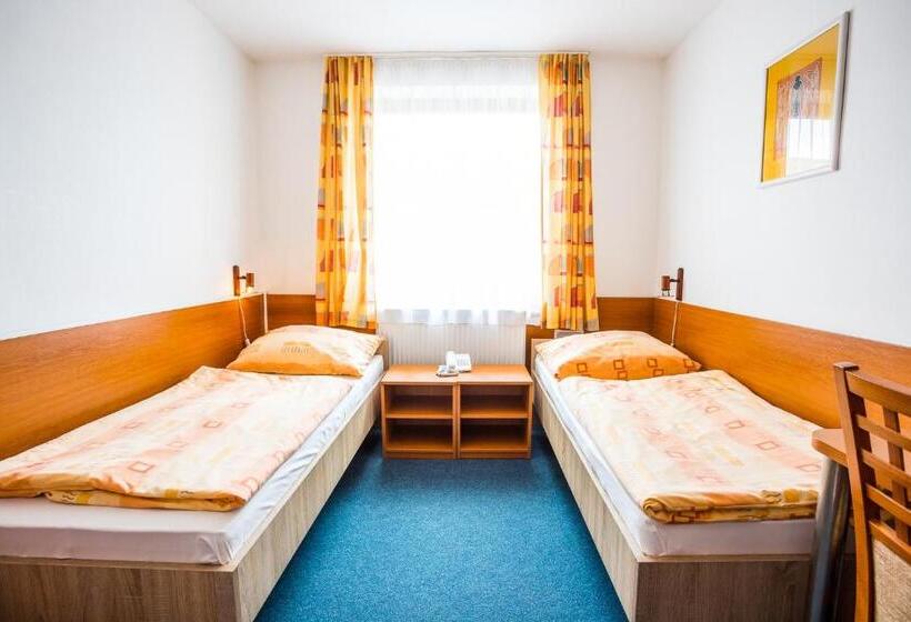 经济房, Penzión Limba Donovaly