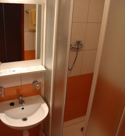 经济房, Penzión Limba Donovaly