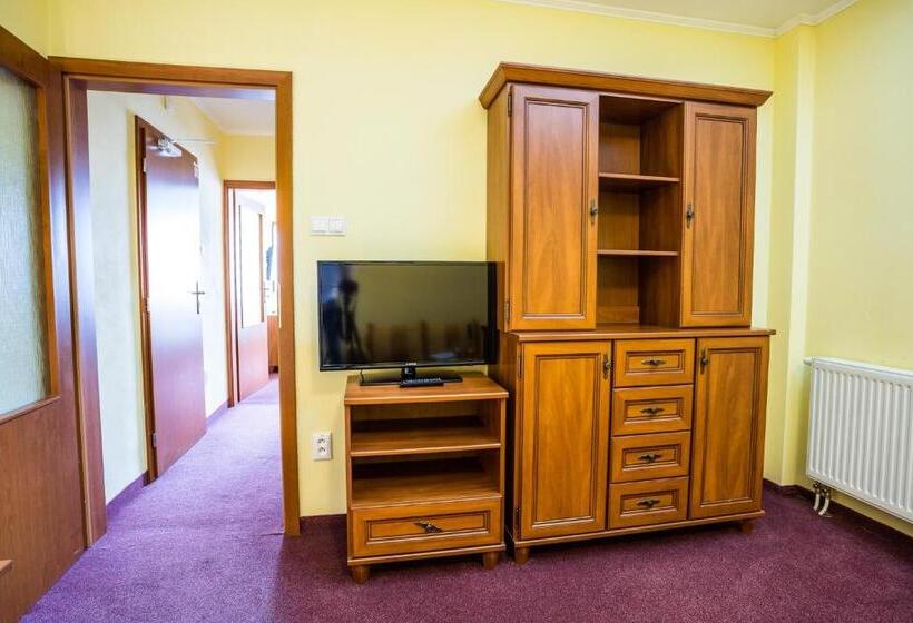 家庭间, Penzión Limba Donovaly