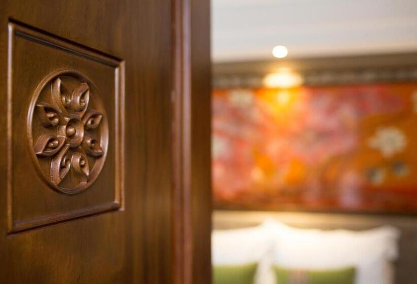 اتاق لوکس با تخت بزرگ, Peridot Gallery Classic