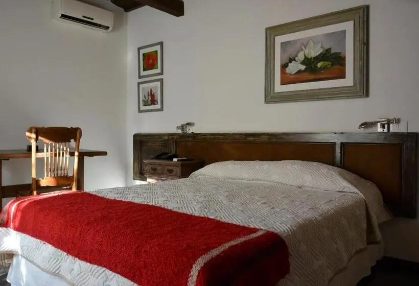 Perhehuone, Posada La Comandancia