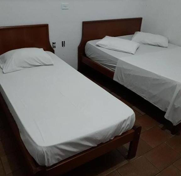 Номер Deluxe, Uni