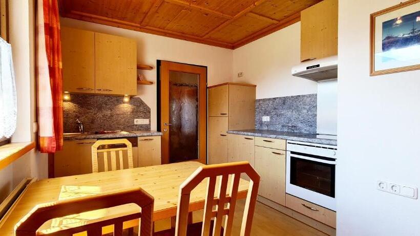 شقة غرفة واحدة, Haus Becken