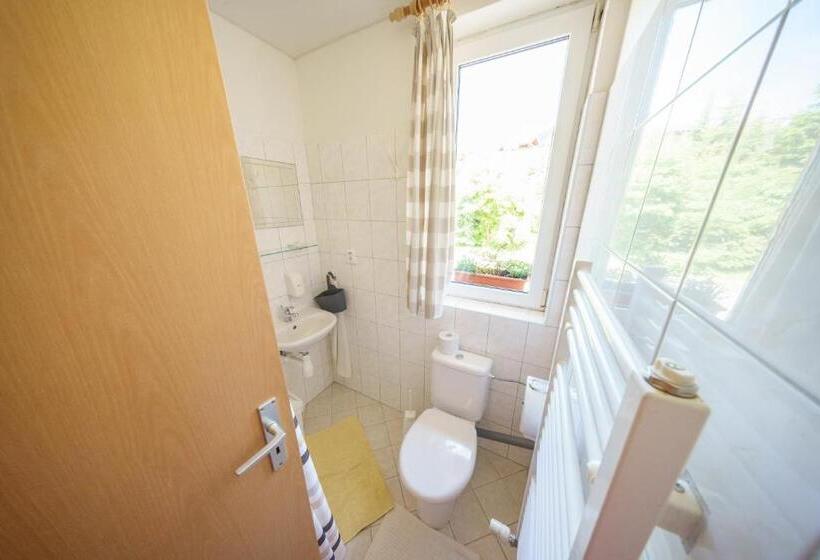 标准三人间, Penzión U Marsa