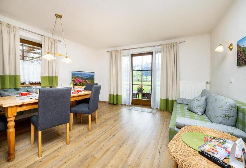 شقة غرفتين نوم مزودة بشُرفة, Pension Kreuzer