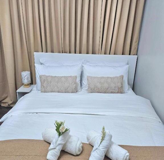 스위트, Austria Suites At Air Residences