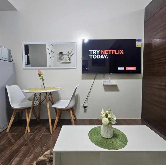 스위트, Austria Suites At Air Residences