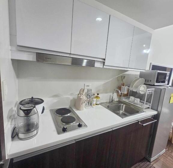 스위트, Austria Suites At Air Residences