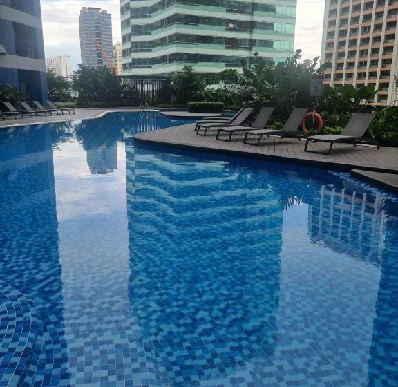 스위트, Austria Suites At Air Residences