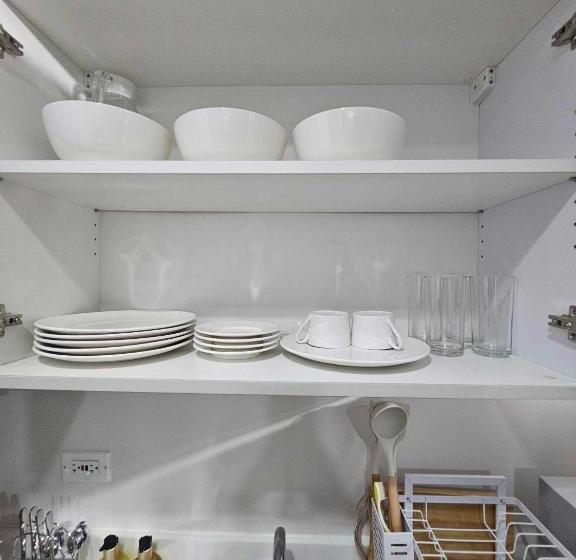 스위트, Austria Suites At Air Residences