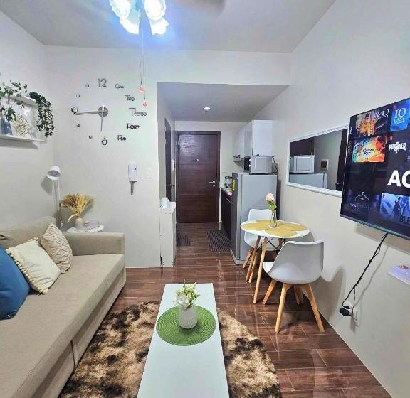 스위트, Austria Suites At Air Residences