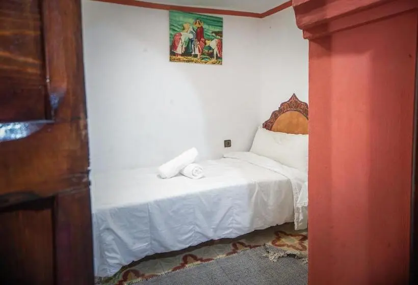 Economy Yhden Hengen Huone, Dar Chourafa Riad