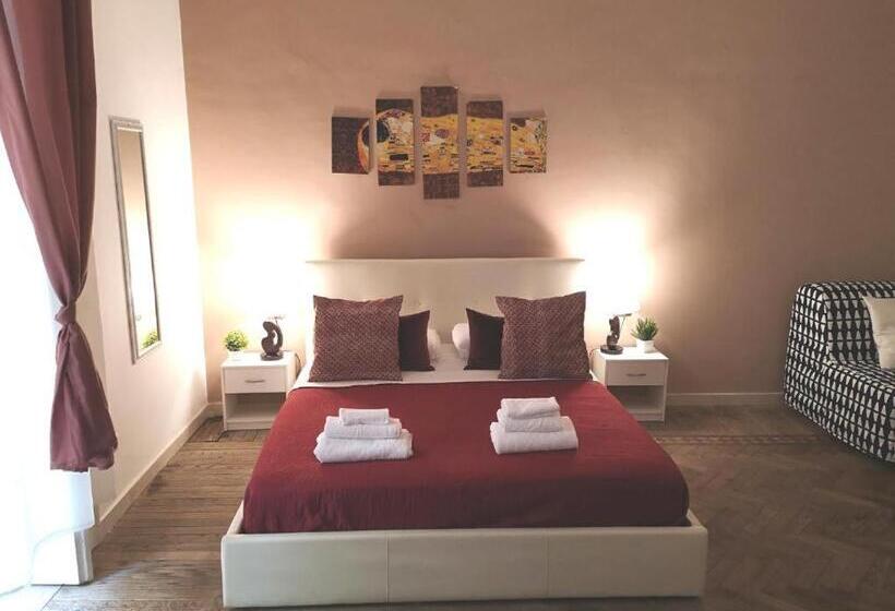 اتاق لوکس با تخت بزرگ, Domus Luigi Leone 2