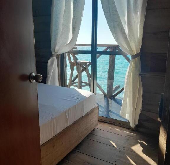 オーシャンビュースタンダードルームバルコニー付き, Mi Cabañita Guest House