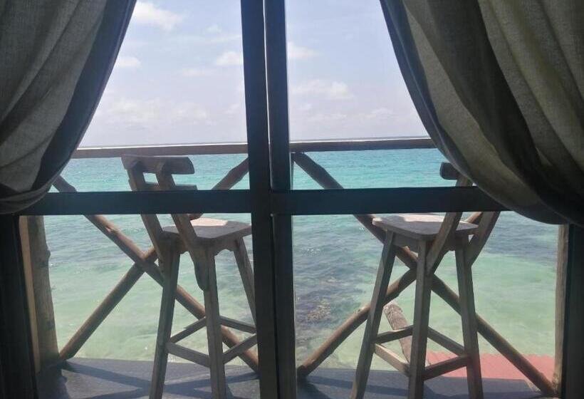 オーシャンビュースタンダードルームバルコニー付き, Mi Cabañita Guest House