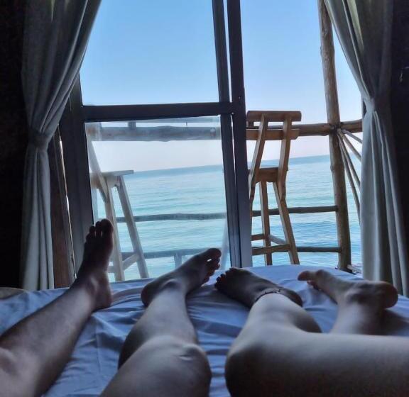 オーシャンビュースタンダードルームバルコニー付き, Mi Cabañita Guest House