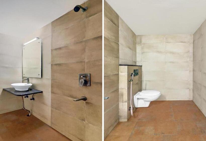 トリプルクラシックルーム, Collection O Hotel Colossal Inn