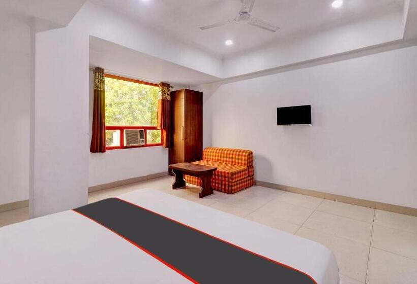 トリプルクラシックルーム, Collection O Hotel Colossal Inn