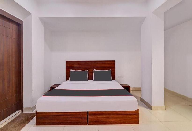 トリプルクラシックルーム, Collection O Hotel Colossal Inn