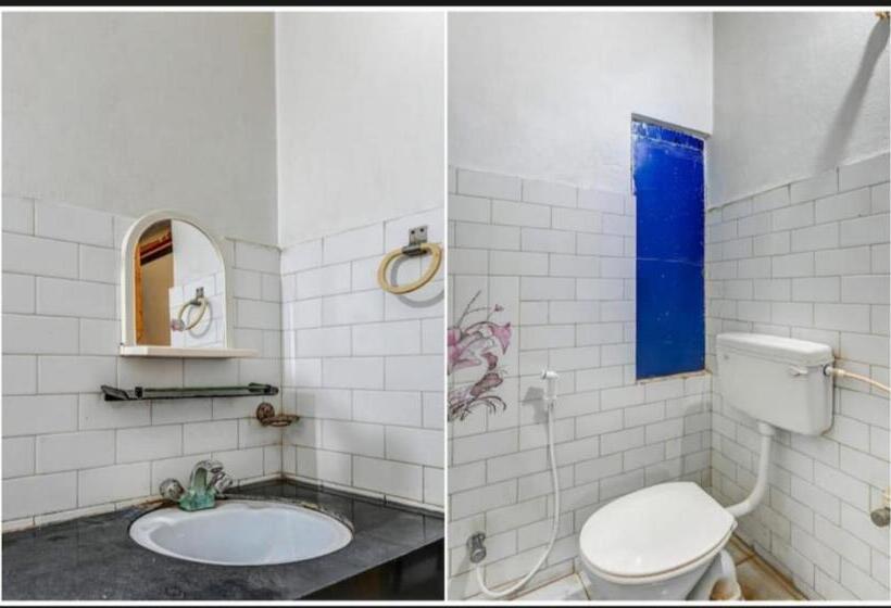 스탠다드 룸 킹사이즈 침대, Moon Chakra Tirtha Road Puri