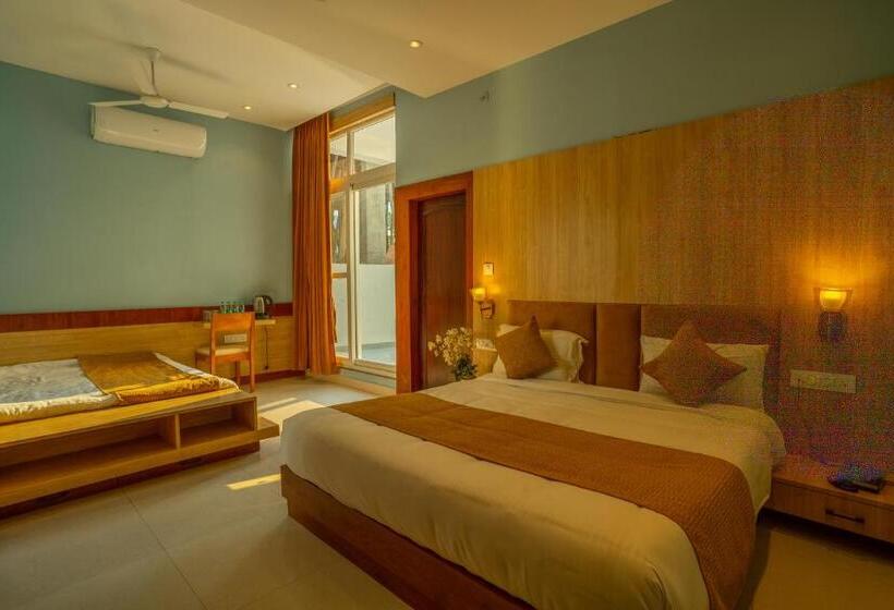 غرفة عائلية, Divine By The Lake Hill