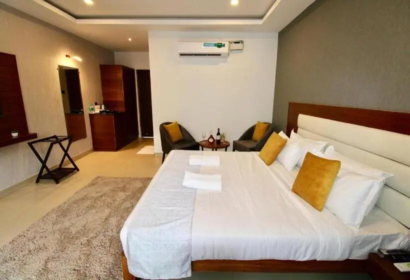 バルコニー付きスタンダードルーム, Grand Opulence Morjim Bliss Beach Resort